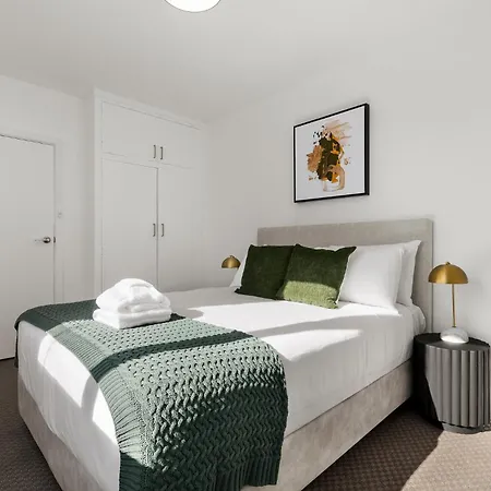Windsor Apartments By Urban Rest Melbourne Exterior photo